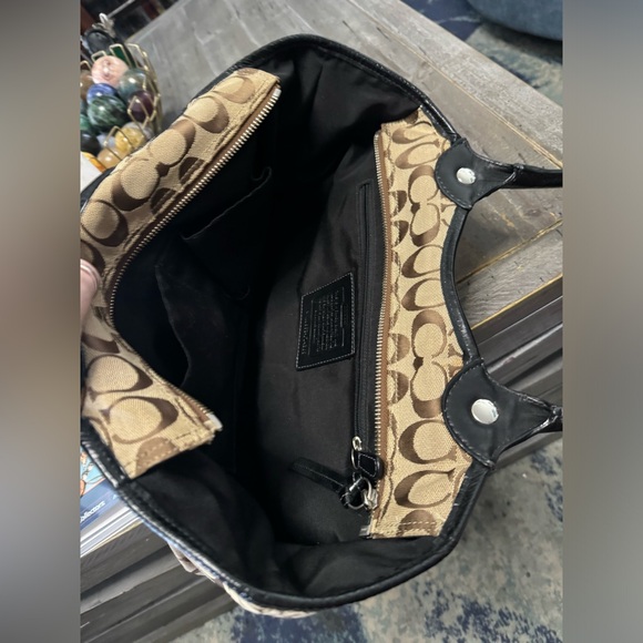 Coach signature large brown Zippered Tote/Handbag Canvas And Leather - Picture 9 of 12